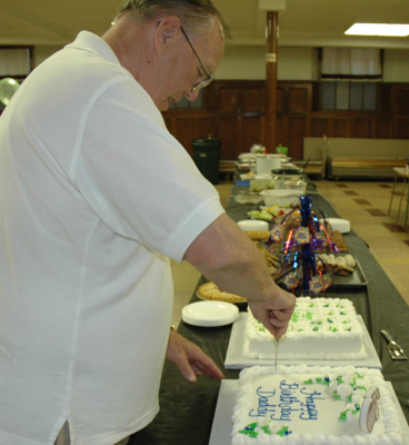 cutting cake