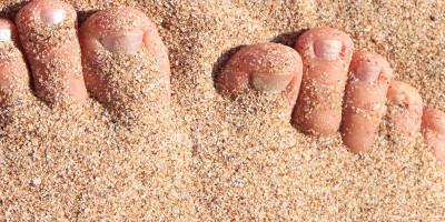 sand toes